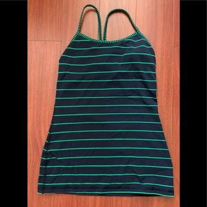 Lululemon tank with shelf bra